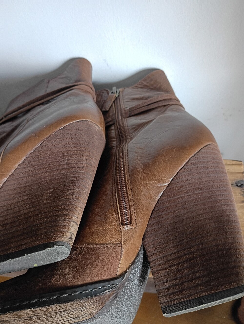 Hinge Suede Western Cowgirl Boho Chunky Stacked Heel Ankle Boots Women Size 8.5M - Picture 6 of 6